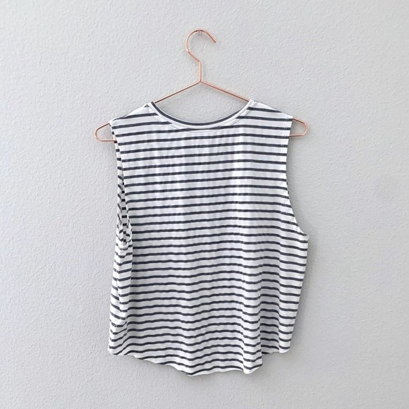 GapFit Breathe Crop Pocket Muscle Tank White Grey Stripe Size Medium - Picture 3 of 5